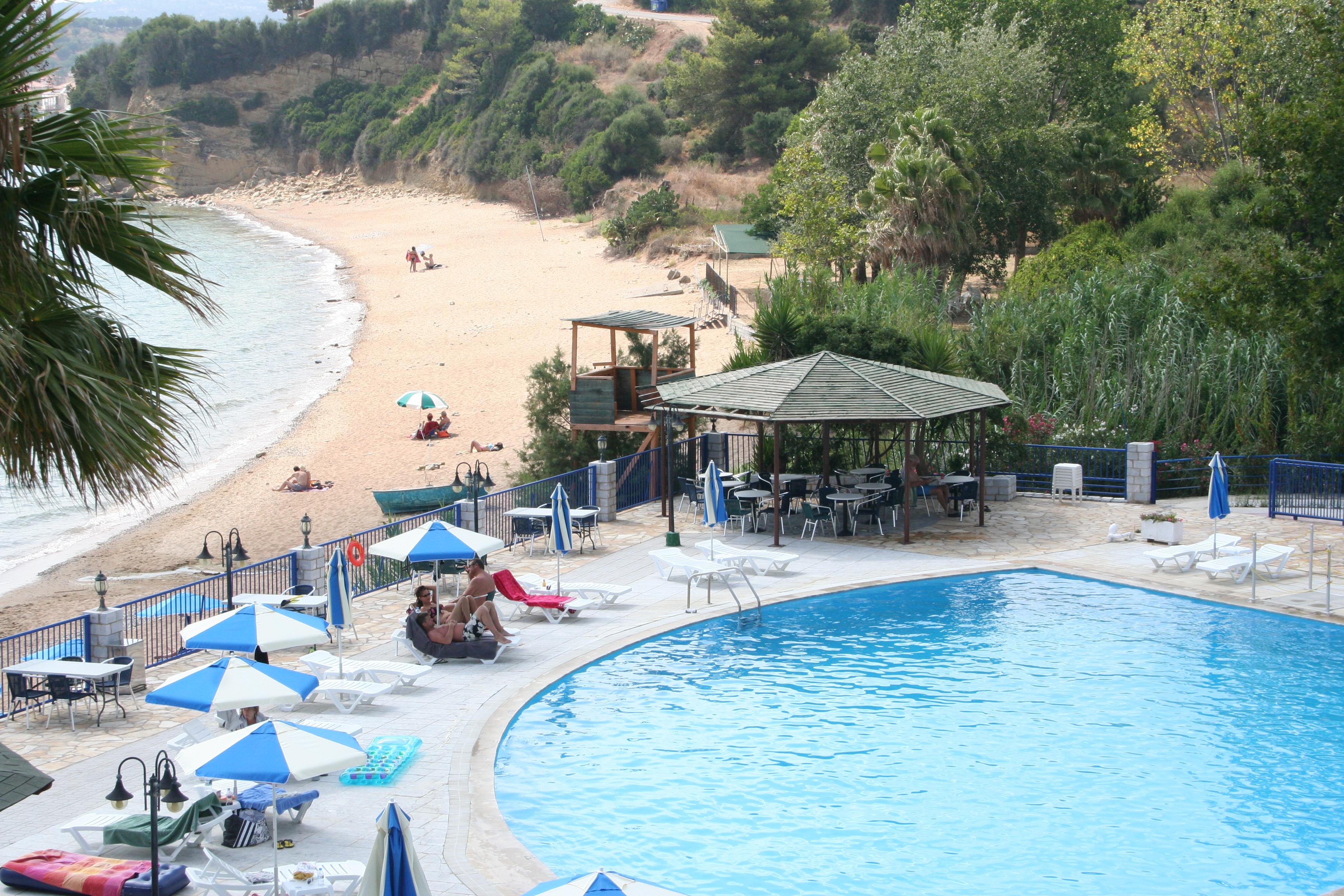Hotel Golden Sun Finikounta Bagian luar foto